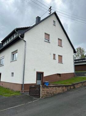Hausansicht 2 - Mehrfamilienhaus, Wohnhaus zum Kaufen in Haiger