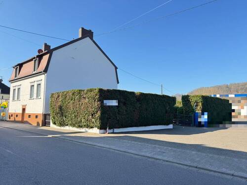 Außenansicht_2.JPEG - 1 Zimmer Mehrfamilienhaus, Wohnhaus zum Kaufen in Saarbrücken