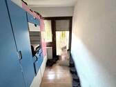 Kinderzimmer mit Zugang zur Terrasse - 