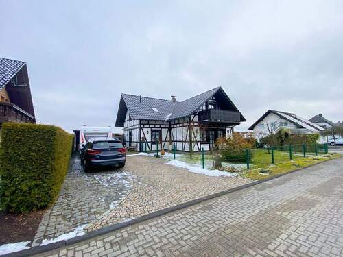 Straßenansicht - 3 Zimmer Einfamilienhaus zum Kaufen in Morsbach / Lichtenberg