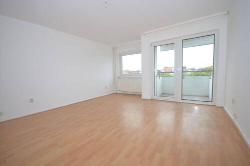 Wohnzimmer - 2 Zimmer Etagenwohnung zum Kaufen in Berlin