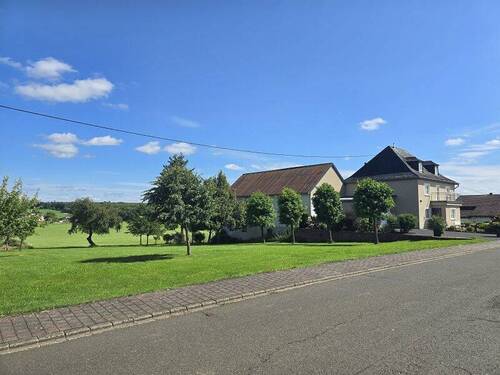 Haus mit Baugrundstück - Einfamilienhaus mit 150,00 m&sup2; in Schwarzenborn zum Kaufen