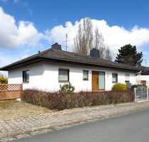 Platz für Familie & Freizeit: Freist. Walmdachbungalow, Sauna, herrl. Grundstück, Garage - Hünfelden Kirberg