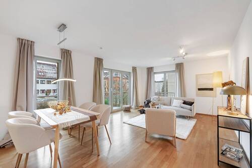 Wohn-/Essbereich - Family Flow: 4-Zimmer-Wohnung in Zorneding