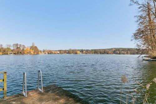 Badesteg mit Blick auf Motzen - 