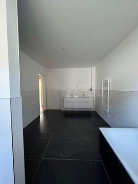 61681e4b-1c63-4fdc-b45b-bd1bdd396826 - 