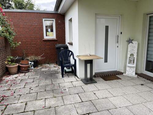 Vorderer Eingang - 4 Zimmer Etagenwohnung zum Kaufen in Butjadingen