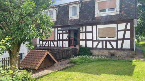 Haupthaus - **Sanierungsobjekt: Fachwerkhaus mit Anbau und großer Scheune**