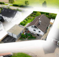 Einfamilienhaus mit viel Potential, 5 ZKB+Souterrain 2 ZKB, ausbauf.DG, Grund 950 qm, 2 Garagen - Böhmfeld