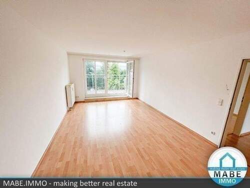 Wohnzimmer - 2 Zimmer Etagenwohnung zur Miete in Limbach-Oberfrohna