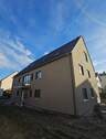 Wohngebäude Außenansicht - Neubauwohnung mit Balkon im 1. OG - Wohnen in der Tiroler Straße, Dachau (ab 01.01.2026)