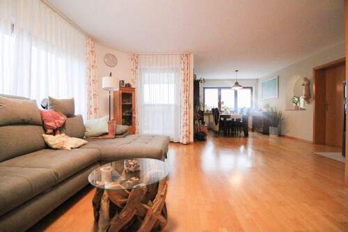 Wohnzimmer Bild 2 - 5 Zimmer Einfamilienhaus in Schwäbisch Gmünd