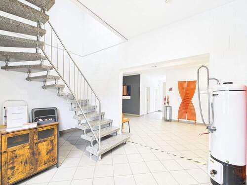 Eingangsbereich - 1 Zimmer Mehrfamilienhaus, Wohnhaus in Wagenfeld