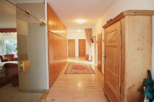 Flur - 4 Zimmer Bungalow zum Kaufen in Dormagen / Hackenbroich