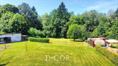 großes Grundstück - 