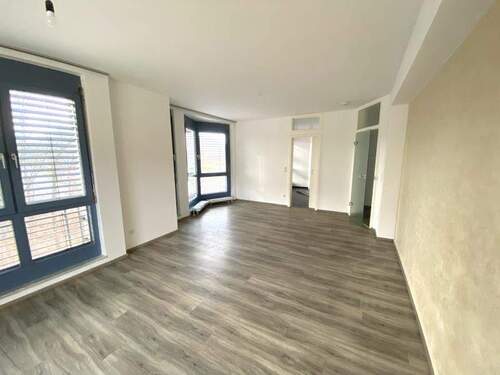 Wohnzimmer - 3 Zimmer Etagenwohnung zur Miete in Plauen