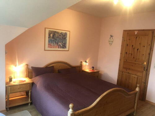 Schlafzimmer mit Balkonzugang - 