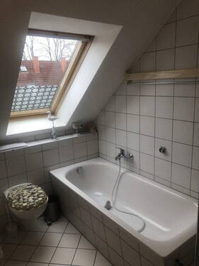 Badezimmer mit Badewanne - 