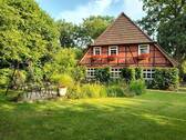 Gartenansicht - Historisches Fachwerkhaus mit vielseitiger Aufteilung auf 1.625 m² im Herzen von Bendestorf