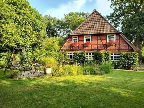 Gartenansicht - Historisches Fachwerkhaus mit vielseitiger Aufteilung auf 1.625 m² im Herzen von Bendestorf