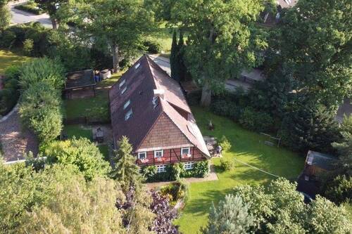 Luftaufnahme - 7 Zimmer Mehrfamilienhaus, Wohnhaus zum Kaufen in Bendestorf / Ndh.