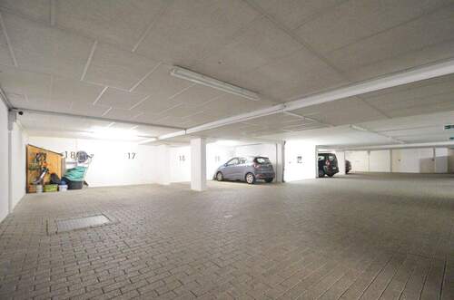 Tiefgaragenstellplatz - 