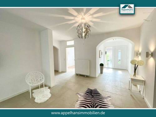 Flur EG - Lage, Lage, Rubbenbruchsee - Renovierte 245m² auf 9 Zimmern