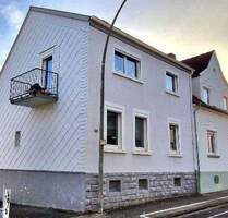 Schickes Einfamilienhaus in sehr gutem Zustand, mit Balkon, Terrasse, großem Garten mit Gartenhaus und Garage, in ruhiger Lage von Rohrbach - Sankt Ingbert