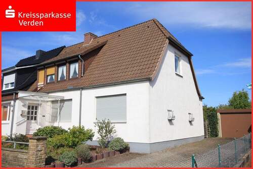 Straßenansicht - 5 Zimmer Doppelhaushälfte zum Kaufen in Verden