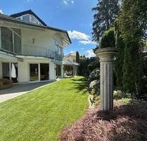 Freistehendes Einfamilienhaus mit viel Platz in Toplage Grünwald!