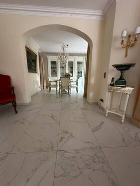 Flur - Mehrfamilienhaus, Wohnhaus mit 280,00 m&sup2; in Grünwald zum Kaufen