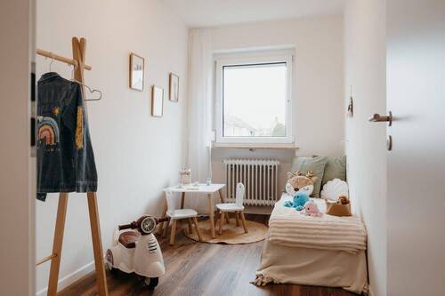 Kinder- oder Arbeitszimmer - 