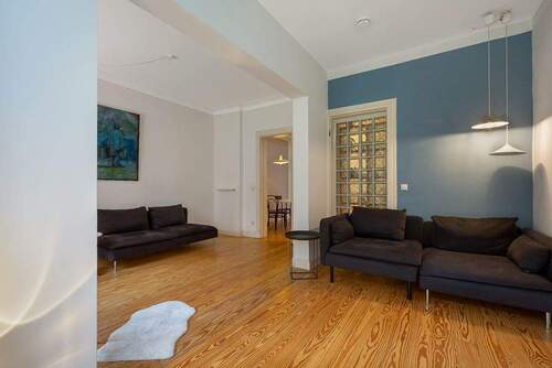 Wohnzimmer - 4 Zimmer Etagenwohnung zum Kaufen in Hamburg