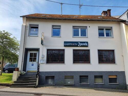 Vorderansicht - 7 Zimmer Mehrfamilienhaus, Wohnhaus zum Kaufen in Seffern