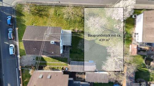 Drohnenaufnahme Haus mit Baugrundstück - 7 Zimmer Einfamilienhaus zum Kaufen in Karlstein