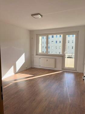 20251002_125415178_iOS - 3 Zimmer Mehrfamilienhaus, Wohnhaus zur Miete in Stralsund