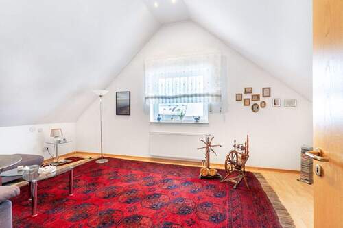 Schlaf- / Arbeitszimmer im Spitzboden - 