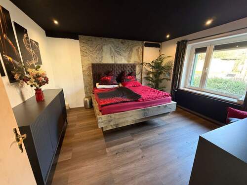 Schlafzimmer EG - 
