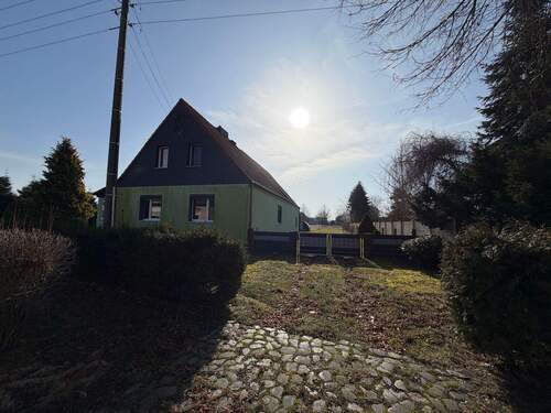 Einfahrt - 5 Zimmer Einfamilienhaus zum Kaufen in Möckern