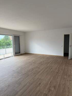 Wohnzimmer - 2 Zimmer Etagenwohnung zur Miete in Bad Salzuflen