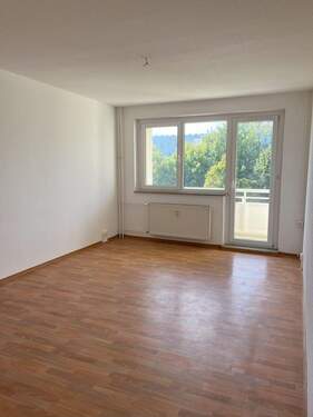 20251002_121307486_iOS - Maxim-Gorki-Str. 8 2.OG links - 303,00 EUR Kaltmiete, ca.  50,50 m² Wohnfläche