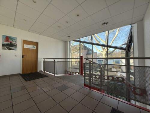 Eingangsbereich - 3 Zimmer Gewerbeobjekt (Büro, Produktion, Verkauf) zur Miete in Oberhausen