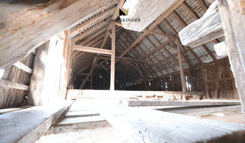 Heuboden über Pferdeboxen - 