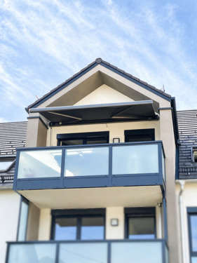 Herzlich Wilkommen im schönen Prittriching - Licht. Raum. Lebensqualität - Neuwertige 4-Zimmer Dachgeschosswohnung mit Balkon und Aufzug