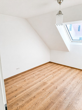 Helles, geräumiges Kinderzimmer - 