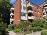 Gebäudeansicht - 2,5 Zi. Wohnung mit Balkon in Stellingen