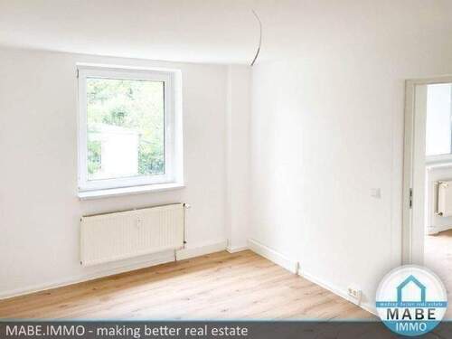 Schlafzimmer Musterwohnung - [BALKON] Freu dich auf deine neue 2-Raum-Wohnung!