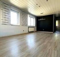 ***Gepflegte 2,5-Zimmer-Wohnung im EG mit Terrasse, Garten und Garage*** - Vöhringen/Illerberg