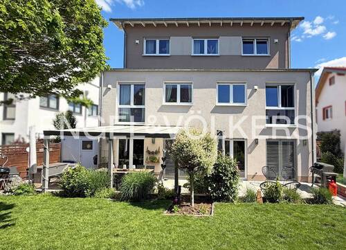 Bild 1 - Modernes Zweifamilienhaus mit 8 Zimmerwohnung und 3 Zimmerwohnung
