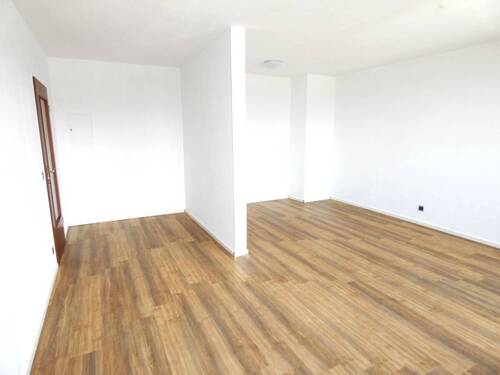 Wohnzimmer 2 - 1 Zimmer Etagenwohnung zum Kaufen in Düsseldorf